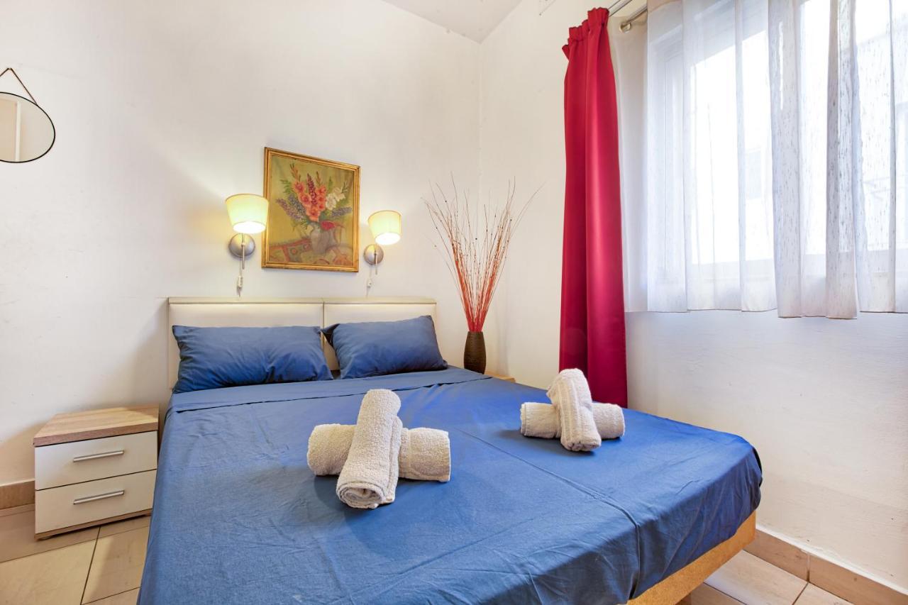 Vic- Seafront Apartment Слима Экстерьер фото