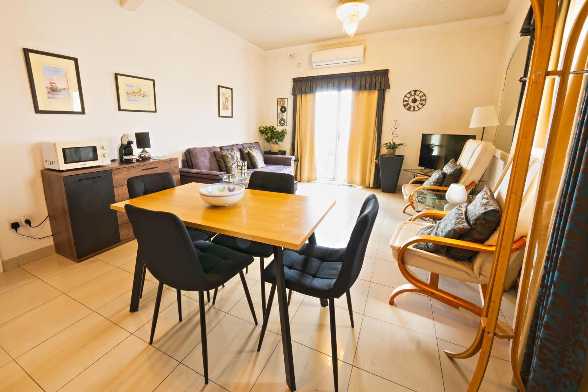 Vic- Seafront Apartment Слима Экстерьер фото